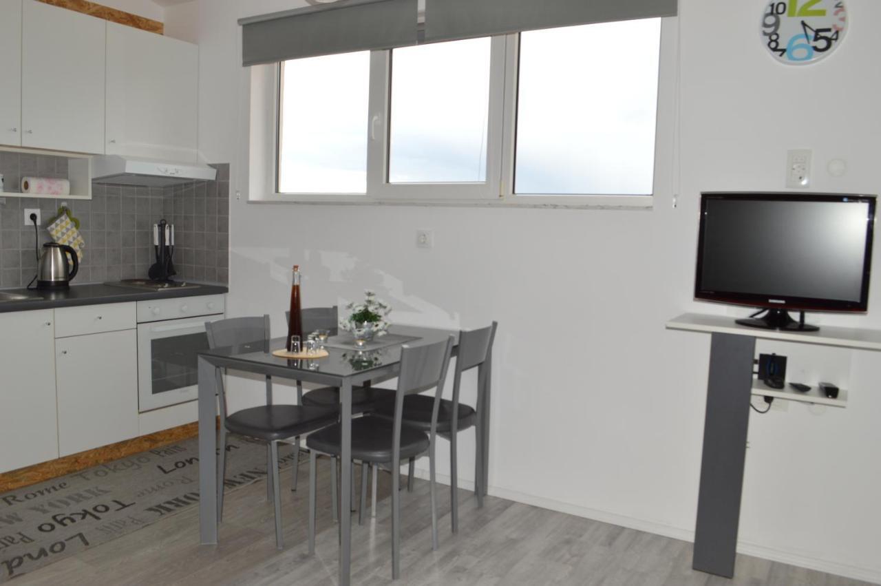 Apartman Luka คาชเตลา ภายนอก รูปภาพ