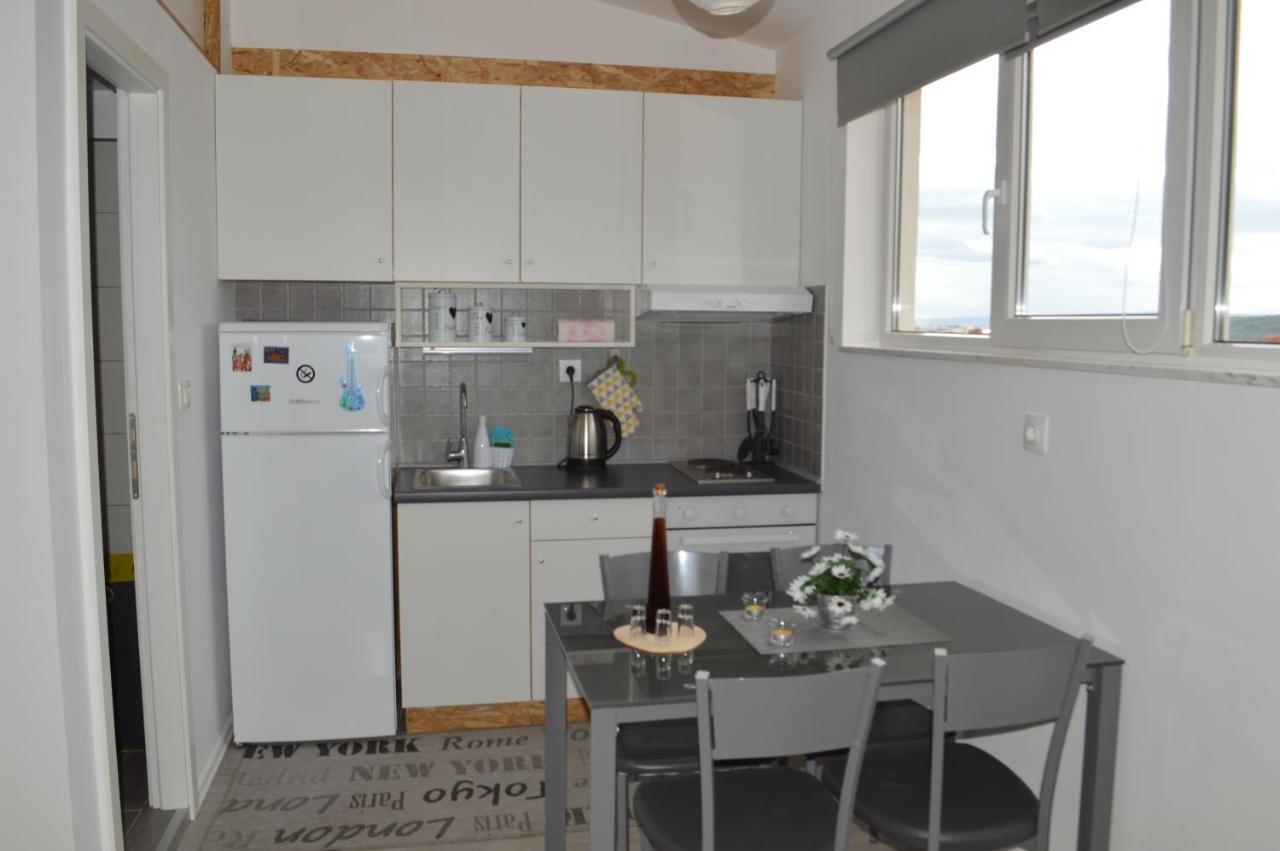 Apartman Luka คาชเตลา ภายนอก รูปภาพ