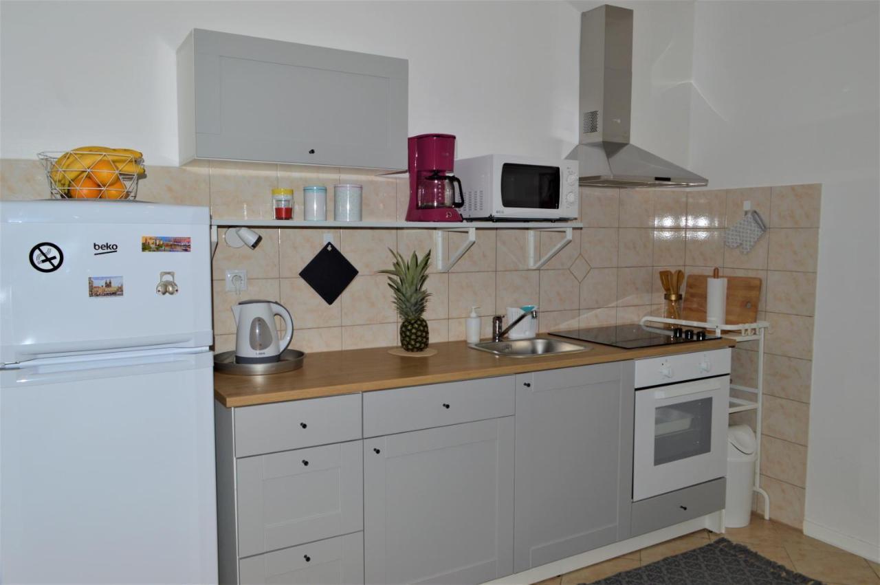 Apartman Luka คาชเตลา ภายนอก รูปภาพ